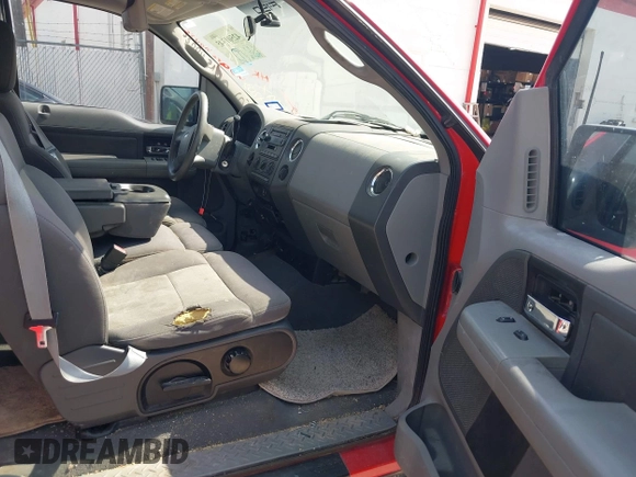 2004 Ford F-150 XL с VIN 1FTPX12534NA14203, выставлен на аукционе IAAI как лот 42501345 с пробегом 342 458 миль миль и . История ставок и продаж доступна на DreamBid. Изображение 5.