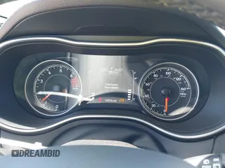 2021 Jeep Cherokee Altitude с VIN 1C4PJLLB0MD114041, выставлен на аукционе IAAI как лот 42293395 с пробегом 55 576 миль миль и . История ставок и продаж доступна на DreamBid. Изображение 7.
