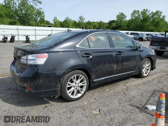 2010 Lexus HS 250h z VIN JTHBB1BA6A2011975, wystawiony jako Copart lot #58783405 z przebiegiem 203 191 mil mil oraz Tytuł czysty. Historia ofert i sprzedaży dostępna na DreamBid. Obrazek 3.