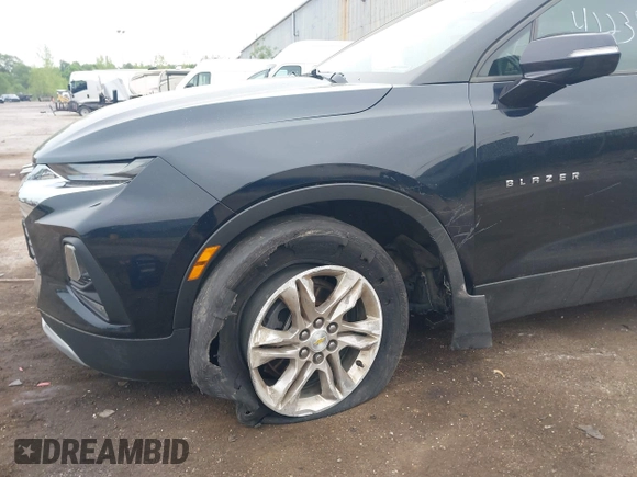 2020 Chevrolet Blazer LT z VIN 3GNKBCRS0LS602359, wystawiony jako IAAI lot #42235746 z przebiegiem 78 835 mil mil oraz . Historia ofert i sprzedaży dostępna na DreamBid. Obrazek 6.