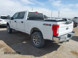 2018 Ford F-250 XL z VIN 1FT7W2BT5JEB49461, wystawiony jako IAAI lot #41773619 z przebiegiem 279 815 mil mil oraz . Historia ofert i sprzedaży dostępna na DreamBid. Obrazek 3.