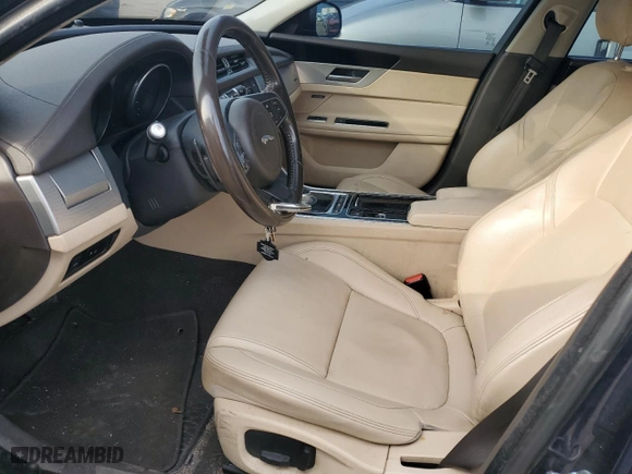 2016 Jaguar XF 35t Premium with VIN SAJBJ4BVXGCY17525, listed as a Copart auction lot 81242094 with 115,319 mi miles and Clean Title. Bid and sale history available at carsss.com. Image 7.