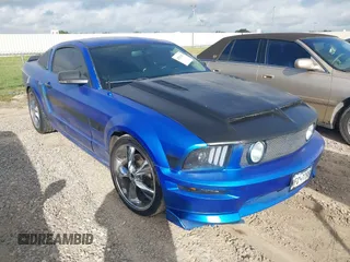 2007 Ford Mustang GT Deluxe with VIN 1ZVHT82HX75237407, listed as a IAAI auction lot 42582107 with 228,630 mi miles and . Bid and sale history available at DreamBid. Image 1.