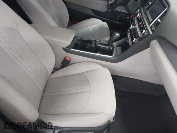 2018 Hyundai Sonata SEL with VIN 5NPE34AF2JH643218, listed as a IAAI auction lot 42139668 with 183,371 mi miles and . Bid and sale history available at carsss.com. Image 5.