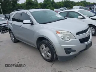 2015 Chevrolet Equinox LT z VIN 2GNALBEK4F1116212, wystawiony jako IAAI lot #42358942 z przebiegiem 193 943 mil mil oraz . Historia ofert i sprzedaży dostępna na DreamBid. Obrazek 1.
