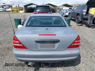 2003 Mercedes-Benz SLK 320 z VIN WDBKK65F63F282132, wystawiony jako IAAI lot #41965580 z przebiegiem 166 115 mil mil oraz . Historia ofert i sprzedaży dostępna na DreamBid. Obrazek 8.