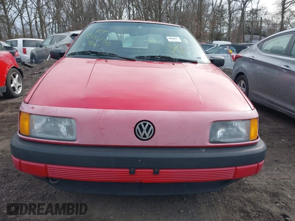 1991 Volkswagen Passat z VIN WVWFB4315ME035691, wystawiony jako IAAI lot #41627396 z przebiegiem 168 795 mil mil oraz . Historia ofert i sprzedaży dostępna na DreamBid. Obrazek 6.