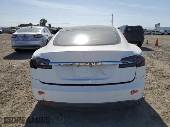 2014 Tesla Model S 60 z VIN 5YJSA1S11EFP41087, wystawiony jako Copart lot #58346805 z przebiegiem Nie podano mil oraz Szkoda całkowita • Salvage title. Historia ofert i sprzedaży dostępna na DreamBid. Obrazek 6.