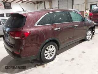 2019 Kia Sorento L with VIN 5XYPG4A34KG548624, listed as a IAAI auction lot 42020831 with 124,226 mi miles. Bid and sale history available at carsss.com. Image 4.