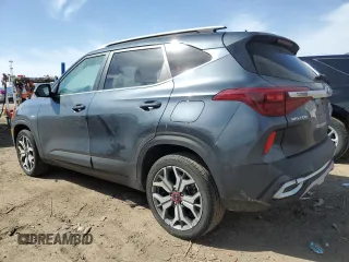 2021 Kia Seltos S z VIN KNDEUCA20M7055458, wystawiony jako Copart lot #49408915 z przebiegiem 46 545 mil mil oraz Szkoda całkowita • Salvage title. Historia ofert i sprzedaży dostępna na DreamBid. Obrazek 2.