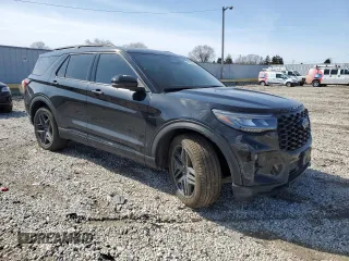 2025 Ford Explorer ST with VIN 1FMWK8GCXSGA98821, listed as a Copart auction lot 48538895 with 3,511 mi miles and Salvage Title. Bid and sale history available at carsss.com. Image 4.