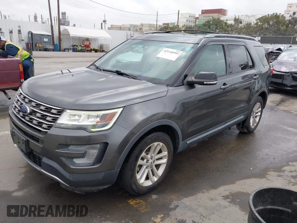 2016 Ford Explorer XLT with VIN 1FM5K7DH8GGB95352, listed as a IAAI auction lot 42118995 with 140,963 mi miles and . Bid and sale history available at carsss.com. Image 2.
