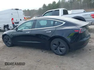 2018 Tesla Model 3 Long Range Battery z VIN 5YJ3E1EB3JF127410, wystawiony jako IAAI lot #41994858 z przebiegiem 100 494 mil mil oraz . Historia ofert i sprzedaży dostępna na DreamBid. Obrazek 14.