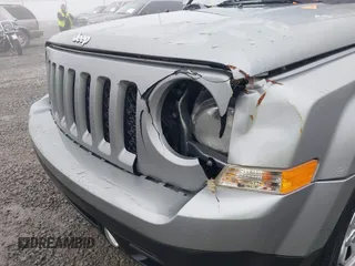 2016 Jeep Patriot Sport with VIN 1C4NJRBB6GD756036, listed as a IAAI auction lot 41910486 with 147,845 mi miles and . Bid and sale history available at carsss.com. Image 6.