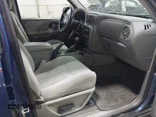 2005 Chevrolet TrailBlazer LT with VIN 1GNDT13S652299380, listed as a IAAI auction lot 42136545 with 153,406 mi miles and . Bid and sale history available at DreamBid. Image 5.