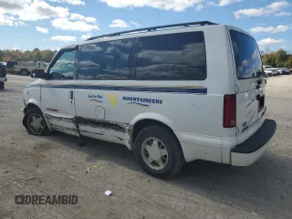 2000 Chevrolet Astro with VIN 1GNEL19W6YB179002, listed as a Copart auction lot 75519494 with 170,331 mi miles and Salvage Title. Bid and sale history available at carsss.com. Image 2.