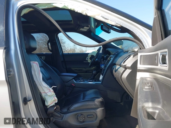 2011 Ford Explorer XLT with VIN 1FMHK8D85BGA21377, listed as a IAAI auction lot 41784792 with 192,114 mi miles and . Bid and sale history available at carsss.com. Image 5.