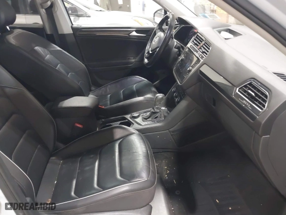 2019 Volkswagen Tiguan SEL Premium with VIN 3VV4B7AX7KM008257, listed as a IAAI auction lot 41612957 with 82,895 mi miles. Bid and sale history available at carsss.com. Image 5.