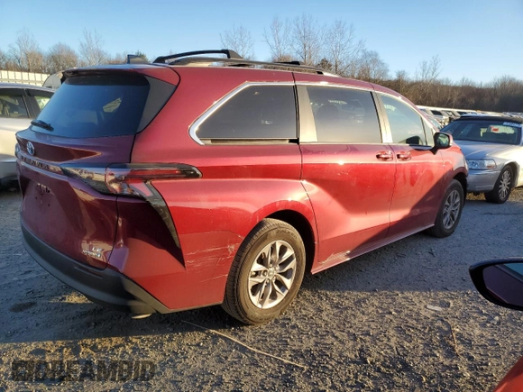 2024 Toyota Sienna LE with VIN 5TDKSKFC2RS147964, listed as a Copart auction lot 87694945 with 4,604 mi miles and Salvage Title. Bid and sale history available at carsss.com. Image 3.