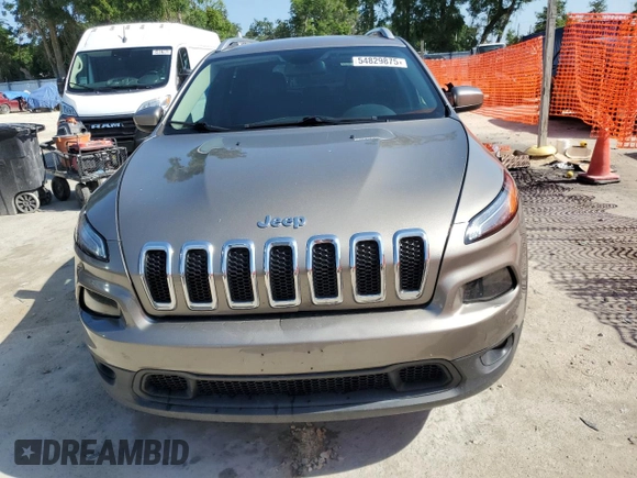 2017 Jeep Cherokee Latitude with VIN 1C4PJMCS3HW580028, listed as a Copart auction lot 54829875 with 161,432 mi miles and Clean Title. Bid and sale history available at carsss.com. Image 5.