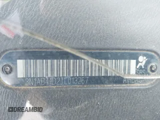 1996 Nissan Sentra XE z VIN 3N1AB41D2TL013267, wystawiony jako IAAI lot #41505728 z przebiegiem 232 387 mil mil oraz . Historia ofert i sprzedaży dostępna na DreamBid. Obrazek 9.