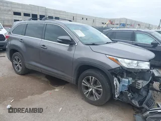 2018 Toyota Highlander LE with VIN 5TDZZRFH0JS236919, listed as a IAAI auction lot 42642151 with 121,266 mi miles and . Bid and sale history available at DreamBid. Image 1.