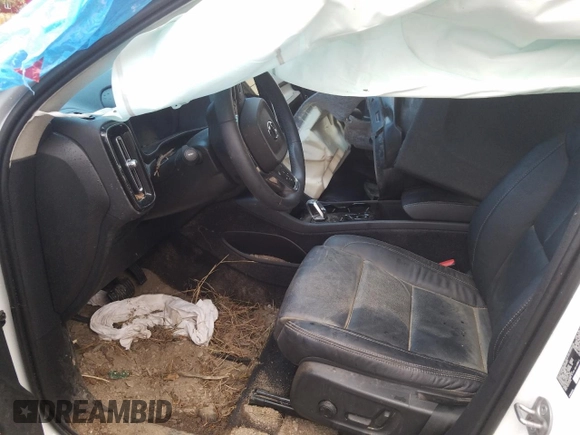 2023 Volvo XC40 Ultimate Dark Theme z VIN YV4L12UX8P2952575, wystawiony jako Copart lot #72947074 z przebiegiem Nie podano mil oraz Szkoda całkowita • Salvage title. Historia ofert i sprzedaży dostępna na DreamBid. Obrazek 7.