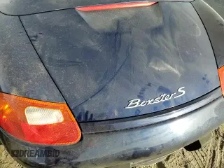 2002 Porsche Boxster S z VIN WP0CB298X2S660341, wystawiony jako Copart lot #84456904 z przebiegiem 112 104 mil mil oraz Szkoda całkowita • Salvage title. Historia ofert i sprzedaży dostępna na DreamBid. Obrazek 13.