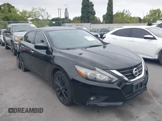 2017 Nissan Altima SV z VIN 1N4AL3AP7HC218462, wystawiony jako IAAI lot #42189510 z przebiegiem 98 426 mil mil oraz . Historia ofert i sprzedaży dostępna na DreamBid. Obrazek 1.