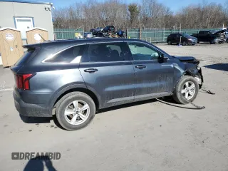 2022 Kia Sorento LX z VIN 5XYRGDLC3NG159872, wystawiony jako Copart lot #47370805 z przebiegiem 21 328 mil mil oraz Szkoda całkowita • Salvage title. Historia ofert i sprzedaży dostępna na DreamBid. Obrazek 3.