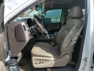 2016 GMC Sierra 2500HD Denali z VIN 1GT12UE84GF272949, wystawiony jako Copart lot #50641015 z przebiegiem 270 501 mil mil oraz Szkoda całkowita • Salvage title. Historia ofert i sprzedaży dostępna na DreamBid. Obrazek 7.