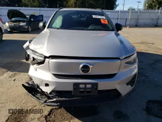 2023 Volvo XC40 Ultimate z VIN YV4ED3UM0P2050319, wystawiony jako Copart lot #42817715 z przebiegiem Nie podano mil oraz Szkoda całkowita • Salvage title. Historia ofert i sprzedaży dostępna na DreamBid. Obrazek 5.