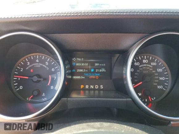 2018 Ford Mustang EcoBoost z VIN 1FA6P8TH8J5175581, wystawiony jako Copart lot #55151015 z przebiegiem 65 685 mil mil oraz Szkoda całkowita • Salvage title. Historia ofert i sprzedaży dostępna na DreamBid. Obrazek 9.