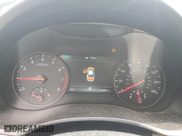2017 Kia Cadenza Technology with VIN KNALC4J1XH5083340, listed as a Copart auction lot 71454514 with 133,901 mi miles and Salvage Title. Bid and sale history available at carsss.com. Image 9.