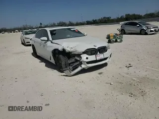 2018 BMW 5 Series 530i z VIN WBAJA5C54JWA57368, wystawiony jako Copart lot #49700045 z przebiegiem Nie podano mil oraz Szkody całkowita. Historia ofert i sprzedaży dostępna na DreamBid. Obrazek 10.