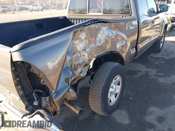 2009 Toyota Tacoma with VIN 5TEUU42N89Z650911, listed as a IAAI auction lot 41580270 with 178,669 mi miles. Bid and sale history available at carsss.com. Image 6.