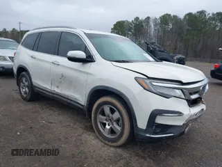 2019 Honda Pilot Touring 7-Passenger with VIN 5FNYF6H65KB035053, listed as a IAAI auction lot 41708503 with 105,710 mi miles. Bid and sale history available at carsss.com. Image 1.