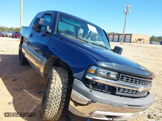 2000 Chevrolet Silverado 1500 LS with VIN 2GCEK19TXY1220801, listed as a IAAI auction lot 41812144 with 206,128 mi miles. Bid and sale history available at carsss.com. Image 1.