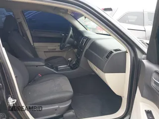 2007 Chrysler 300 z VIN 2C3LA43R57H875094, wystawiony jako IAAI lot #42377656 z przebiegiem 125 067 mil mil oraz . Historia ofert i sprzedaży dostępna na DreamBid. Obrazek 5.