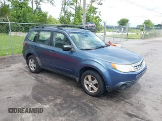 2011 Subaru Forester X z VIN JF2SHABC8BH716696, wystawiony jako IAAI lot #42412078 z przebiegiem 191 125 mil mil oraz . Historia ofert i sprzedaży dostępna na DreamBid. Obrazek 1.