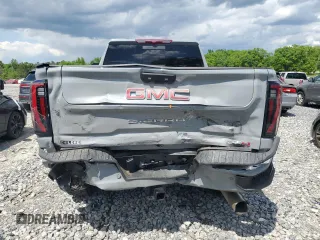 2025 GMC Sierra 2500HD AT4 z VIN 1GT4UPEY0SF206593, wystawiony jako Copart lot #52699045 z przebiegiem 5 036 mil mil oraz Szkoda całkowita • Salvage title. Historia ofert i sprzedaży dostępna na DreamBid. Obrazek 6.