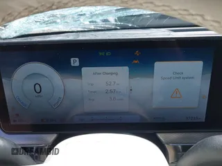 2023 Genesis GV60 Advanced z VIN KMUKCDTC8PU010482, wystawiony jako IAAI lot #42087483 z przebiegiem 92 233 mil mil oraz . Historia ofert i sprzedaży dostępna na DreamBid. Obrazek 7.