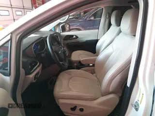 2021 Chrysler Voyager LXi z VIN 2C4RC1DG8MR555074, wystawiony jako IAAI lot #42433831 z przebiegiem 105 425 mil mil oraz . Historia ofert i sprzedaży dostępna na DreamBid. Obrazek 1.