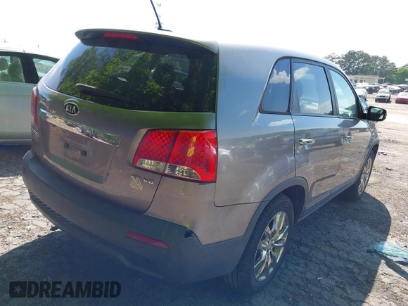 2011 Kia Sorento EX with VIN 5XYKU4A20BG027684, listed as a IAAI auction lot 42094876 with 1 mi miles. Bid and sale history available at carsss.com. Image 4.