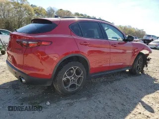 2021 Alfa Romeo Stelvio z VIN ZASPAJAN3M7D00065, wystawiony jako Copart lot #50395315 z przebiegiem Nie podano mil oraz Szkoda całkowita • Salvage title. Historia ofert i sprzedaży dostępna na DreamBid. Obrazek 3.