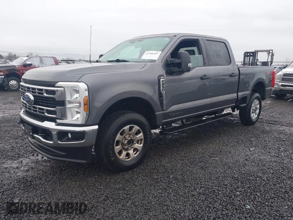 2024 Ford Super Duty F-250 SRW XL with VIN 1FT7W2BT5RED24013, listed as a IAAI auction lot 41206461 with 40,565 mi miles. Bid and sale history available at carsss.com. Image 2.