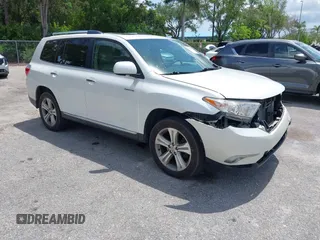 2013 Toyota Highlander Limited z VIN 5TDDK3EH2DS217645, wystawiony jako IAAI lot #42370991 z przebiegiem 90 054 mil mil oraz . Historia ofert i sprzedaży dostępna na DreamBid. Obrazek 1.