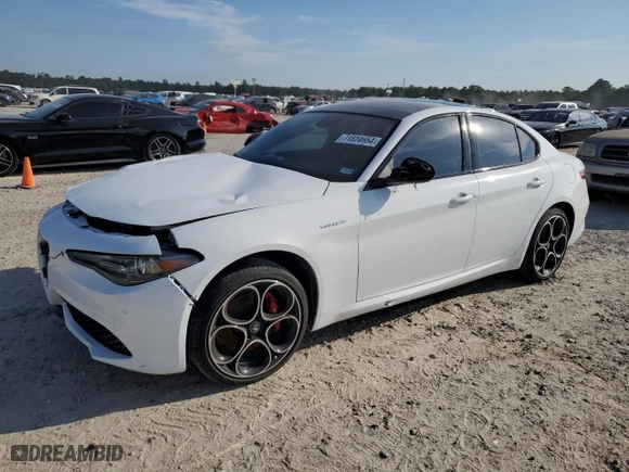 2023 Alfa Romeo Giulia Veloce with VIN ZARFAMBN3P7669720, listed as a Copart auction lot 71824654 with 10,965 mi miles and Salvage Title. Bid and sale history available at carsss.com. Image 1.