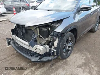 2017 Toyota Highlander LE with VIN 5TDBZRFH0HS484454, listed as a IAAI auction lot 42338740 with 58,047 mi miles and . Bid and sale history available at DreamBid. Image 6.
