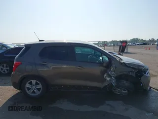 2020 Chevrolet Trax LS z VIN KL7CJKSB4LB334834, wystawiony jako IAAI lot #42332641 z przebiegiem 57 195 mil mil oraz . Historia ofert i sprzedaży dostępna na DreamBid. Obrazek 13.